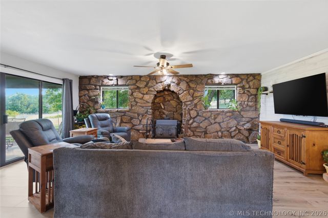 6862 S 337th West Avenue, Mannford, OK 74044