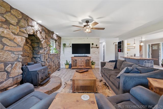 6862 S 337th West Avenue, Mannford, OK 74044