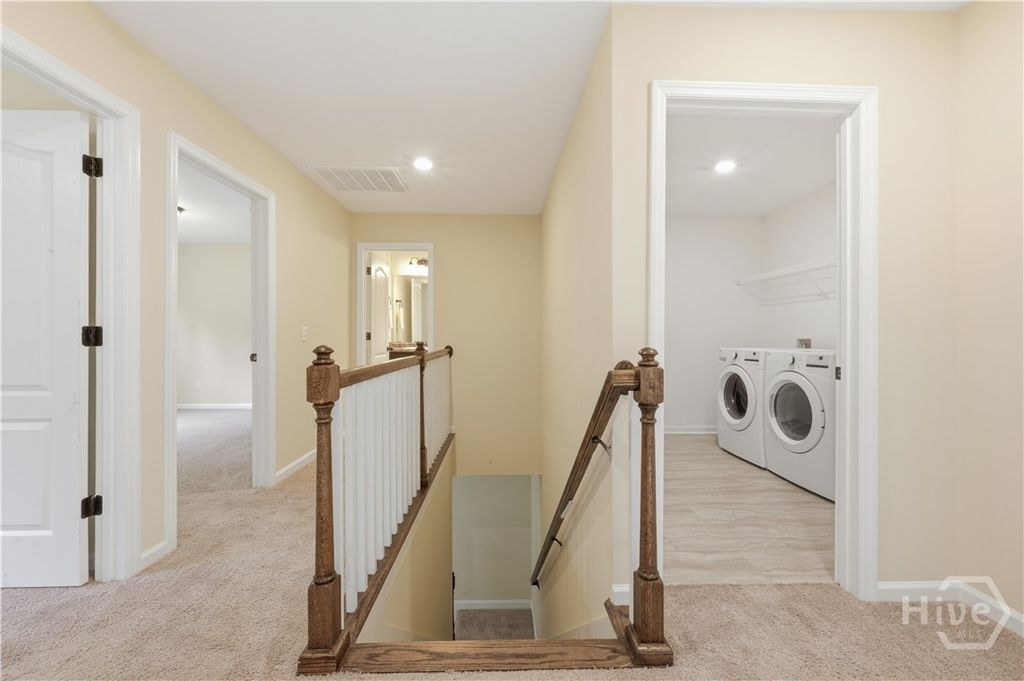 Image 10 of property listing at 191 Laguna Way, Savannah, GA 31405