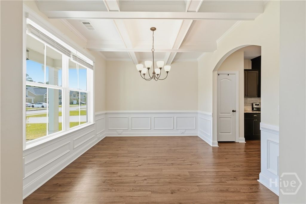 Image 3 of property listing at 191 Laguna Way, Savannah, GA 31405