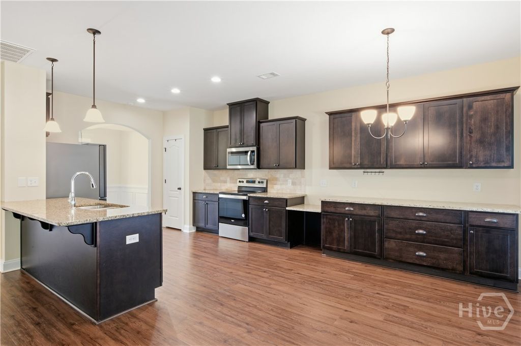 Image 5 of property listing at 191 Laguna Way, Savannah, GA 31405