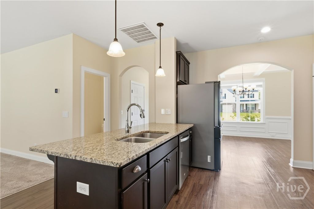 Image 6 of property listing at 191 Laguna Way, Savannah, GA 31405