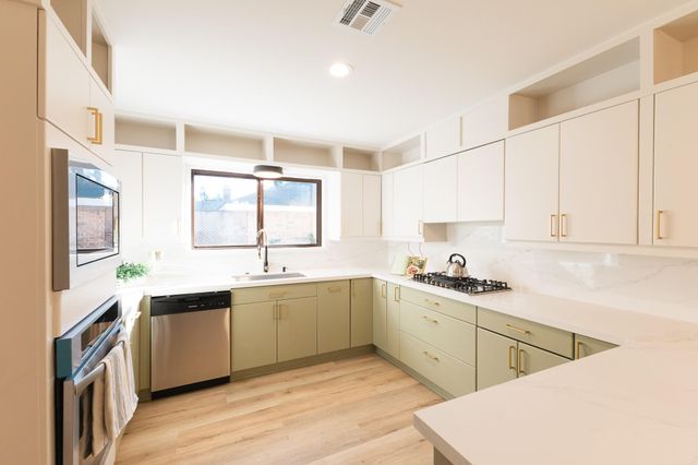 1306 Chestnut Ridge Road, Kingwood, TX 77339