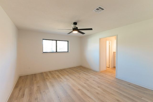 1306 Chestnut Ridge Road, Kingwood, TX 77339