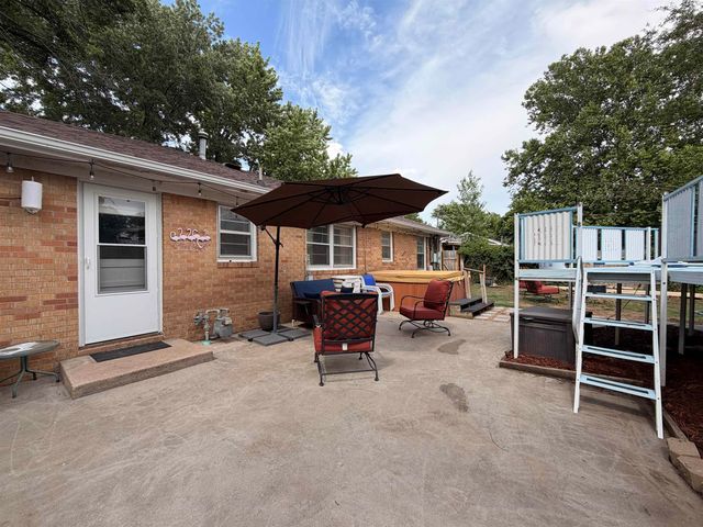 211 E English, Mulvane, KS 67110
