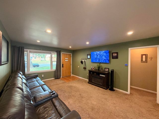 211 E English, Mulvane, KS 67110