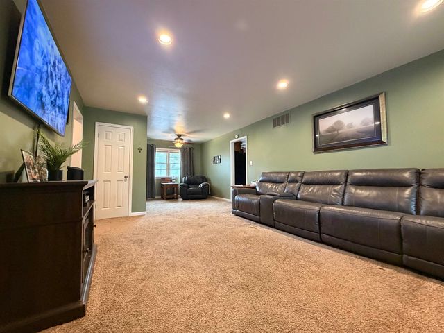 211 E English, Mulvane, KS 67110
