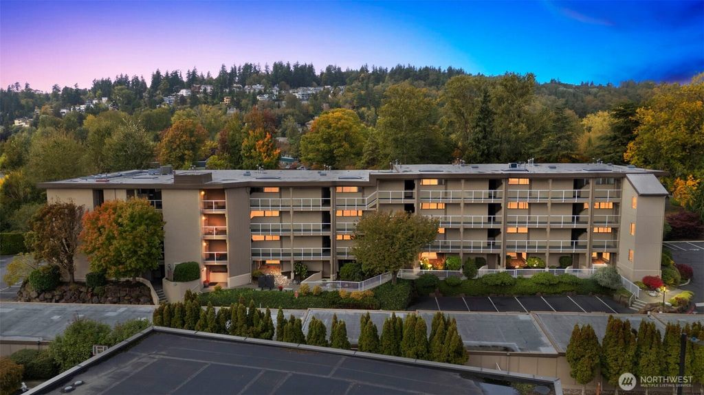 9715 NE Juanita Drive #206B, Kirkland, WA 98034