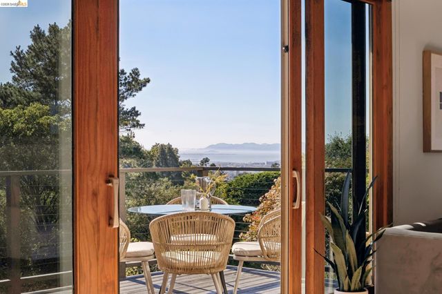 5 Abbott Way, Piedmont, CA 94618