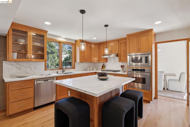 5 Abbott Way, Piedmont, CA 94618