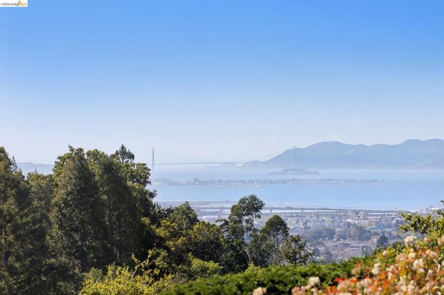 5 Abbott Way, Piedmont, CA 94618