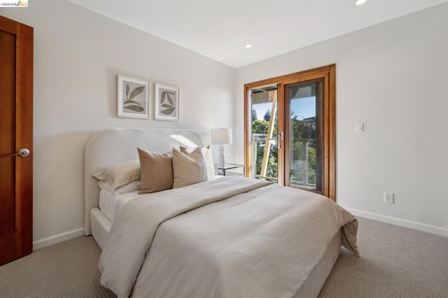 5 Abbott Way, Piedmont, CA 94618