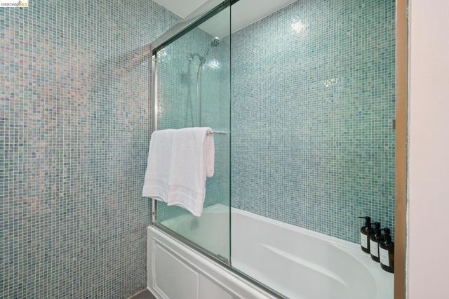 5 Abbott Way, Piedmont, CA 94618