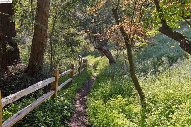 5 Abbott Way, Piedmont, CA 94618