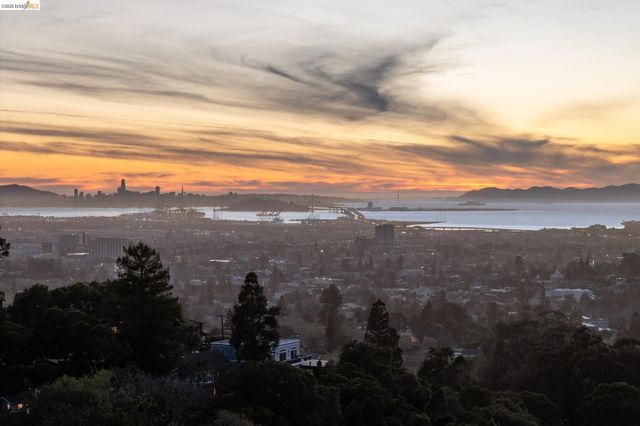 5 Abbott Way, Piedmont, CA 94618