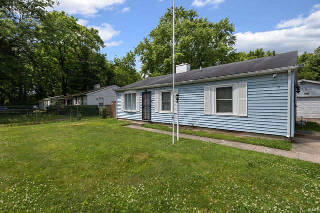 2015 N Elmer Street, South Bend, IN 46628