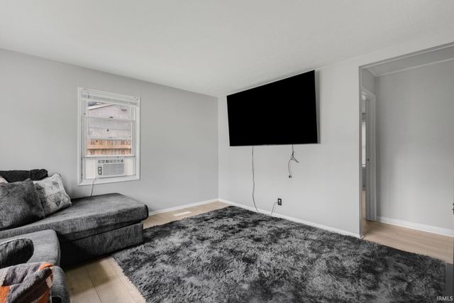 2015 N Elmer Street, South Bend, IN 46628