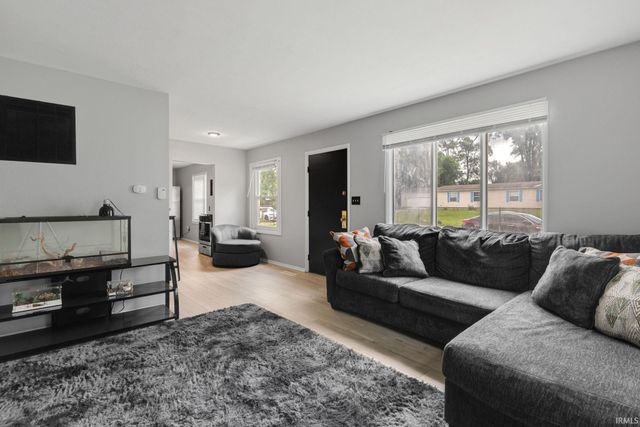 2015 N Elmer Street, South Bend, IN 46628