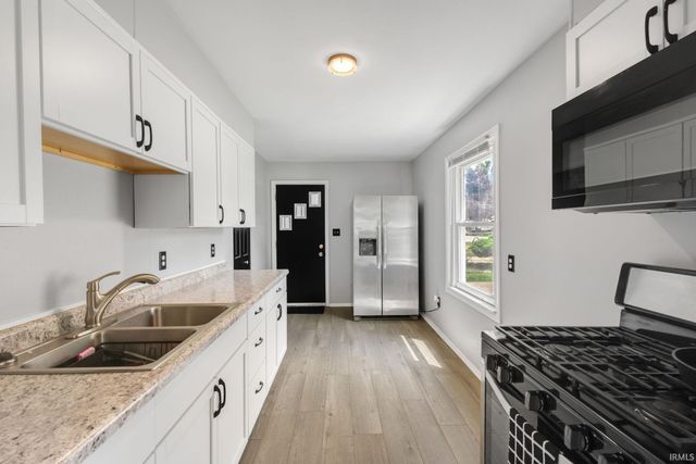 2015 N Elmer Street, South Bend, IN 46628