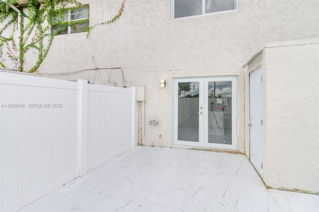 5235 SW 40th Ave 38, Dania Beach, FL 33314