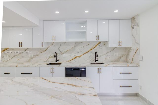 5235 SW 40th Ave 38, Dania Beach, FL 33314