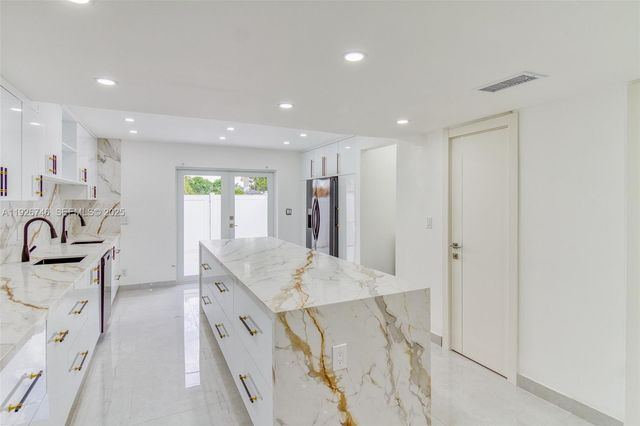 5235 SW 40th Ave 38, Dania Beach, FL 33314