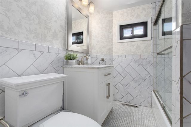 5869 River Road, Sodus, MI 49126