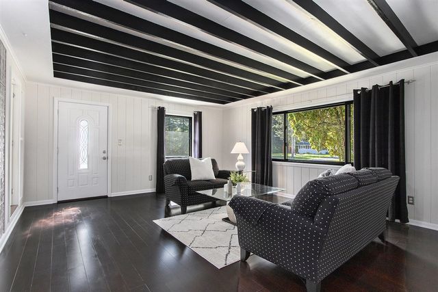 5869 River Road, Sodus, MI 49126