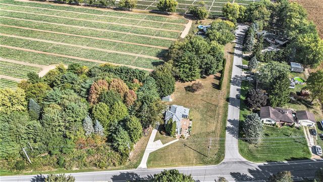 5869 River Road, Sodus, MI 49126