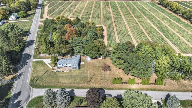 5869 River Road, Sodus, MI 49126