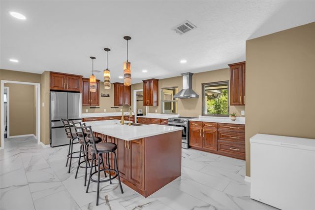 509 Glen Haven Drive, Conroe, TX 77385
