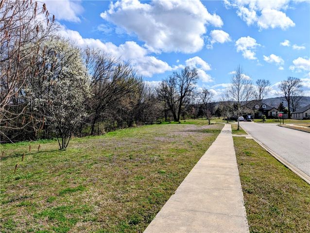 4398 Black Canyon Street, Fayetteville, AR 72701