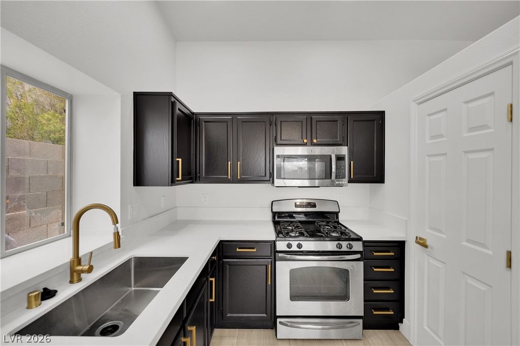 908 Sunnyfield Way, Henderson, NV 89015 — photo 3