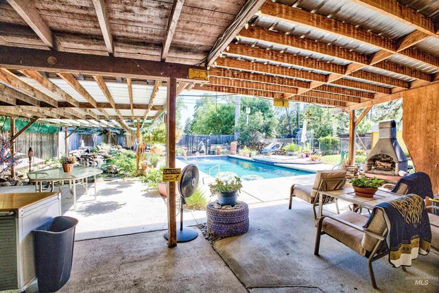 2925 W Parke Circle Dr, Boise, ID 83705