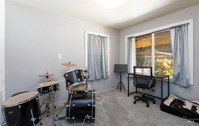 2925 W Parke Circle Dr, Boise, ID 83705