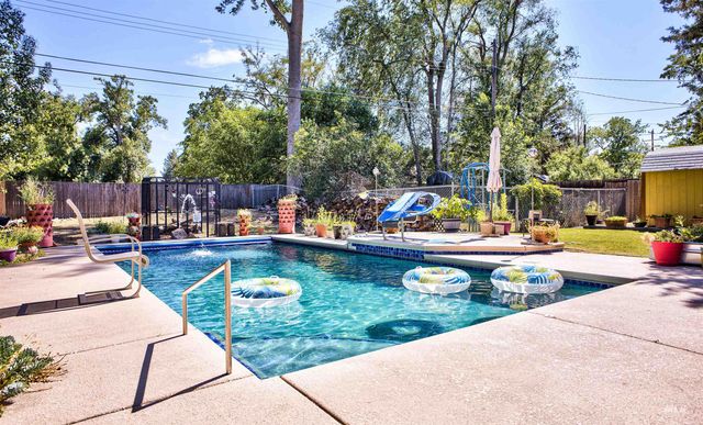 2925 W Parke Circle Dr, Boise, ID 83705