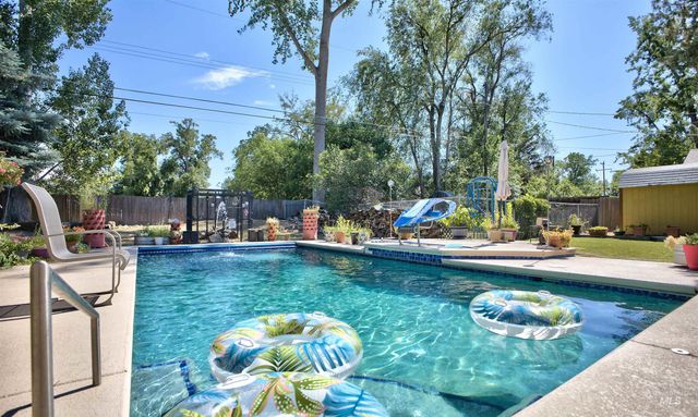 2925 W Parke Circle Dr, Boise, ID 83705