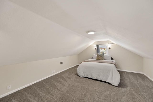 320 S Honey Creek DRIVE, Milwaukee, WI 53214