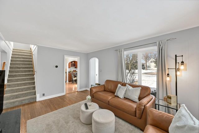 320 S Honey Creek DRIVE, Milwaukee, WI 53214