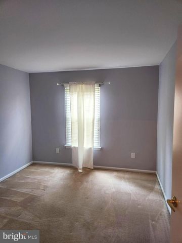 4003-A SAXONY DR, Mount Laurel, NJ 08054