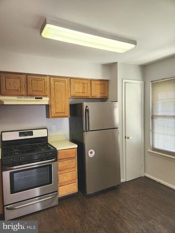4003-A SAXONY DR, Mount Laurel, NJ 08054