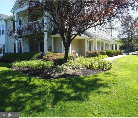 4003-A SAXONY DR, Mount Laurel, NJ 08054