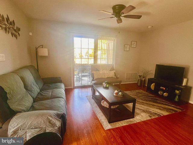 4003-A SAXONY DR, Mount Laurel, NJ 08054