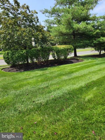 4003-A SAXONY DR, Mount Laurel, NJ 08054