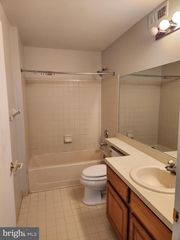 4003-A SAXONY DR, Mount Laurel, NJ 08054