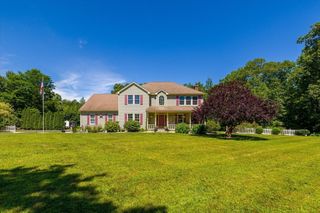 33 Helen Ln, Belchertown, MA 01007