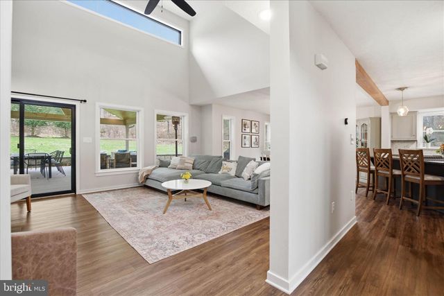 605 LAUREL RIDGE RD, Reinholds, PA 17569