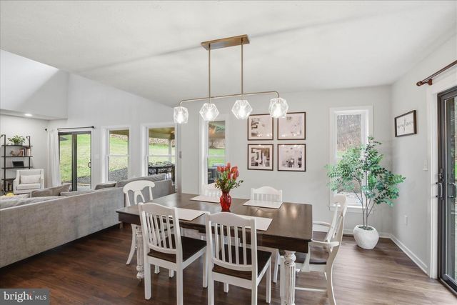 605 LAUREL RIDGE RD, Reinholds, PA 17569