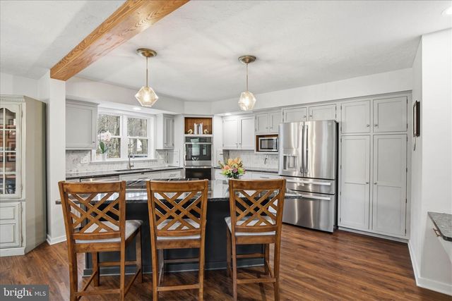 605 LAUREL RIDGE RD, Reinholds, PA 17569