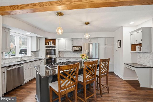 605 LAUREL RIDGE RD, Reinholds, PA 17569